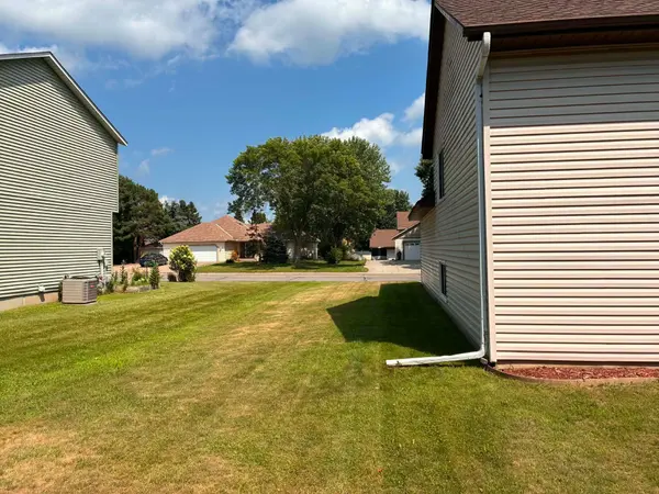 7040 Jensen AVE S, Cottage Grove, MN 55016