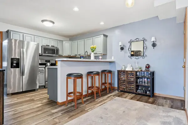 1654 Freedom LN, Waconia, MN 55387
