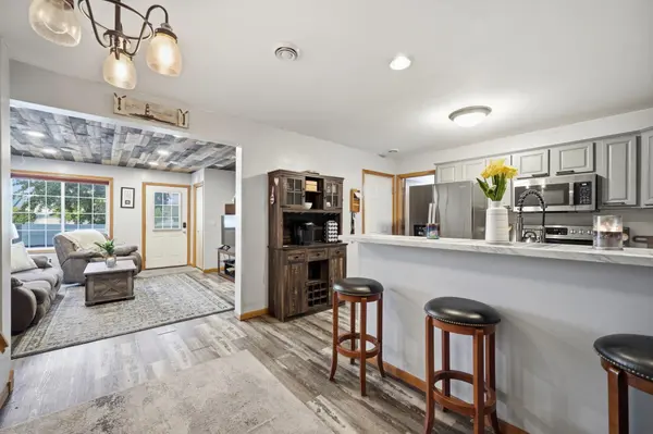 1654 Freedom LN, Waconia, MN 55387