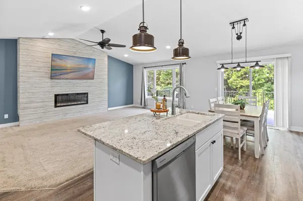 6501 Carrigan Lake DR, Waverly, MN 55390