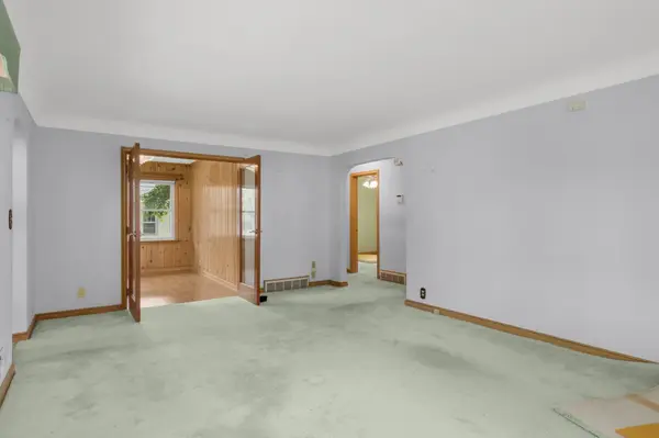 1847 Fernwood ST, Roseville, MN 55113