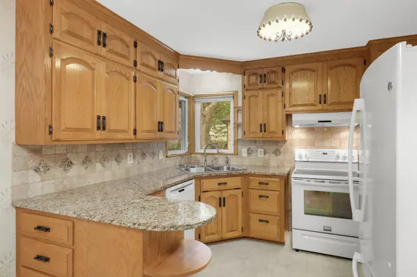 1847 Fernwood ST, Roseville, MN 55113