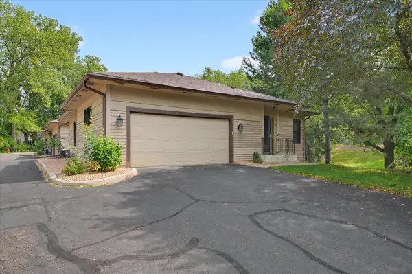 1900 Victoria RD S #J, Mendota Heights, MN 55118