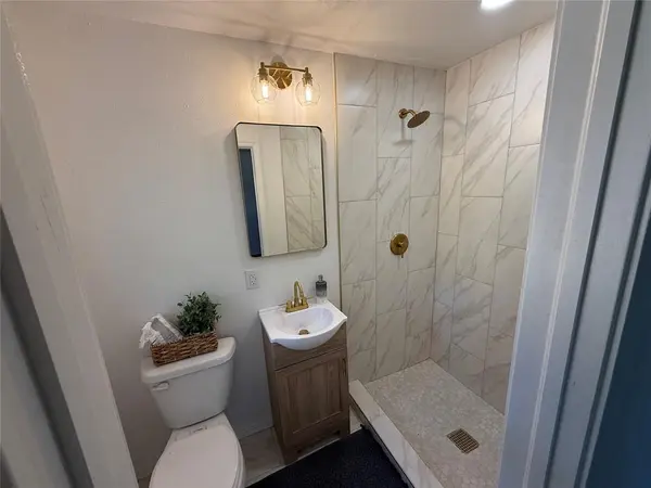 2604 Kings WAY, The Village, OK 73120