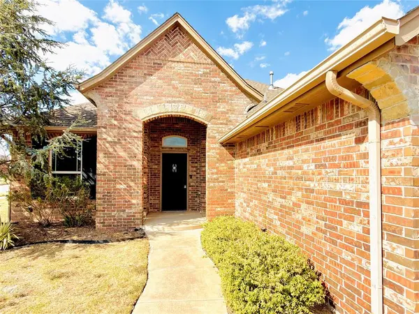 11733 SW 22nd TER, Yukon, OK 73099