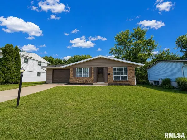 2220 W KENSINGTON DR, Peoria, IL 61614