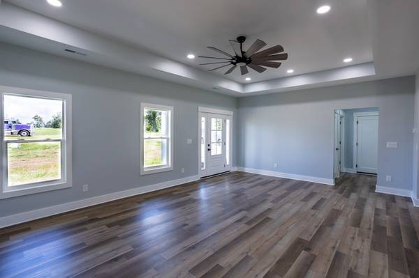 1147 Spry Rd, Bradyville, TN 37026