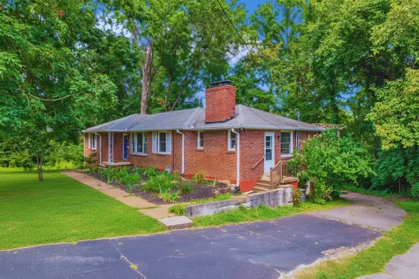 1008 Downey Dr, Nashville, TN 37205