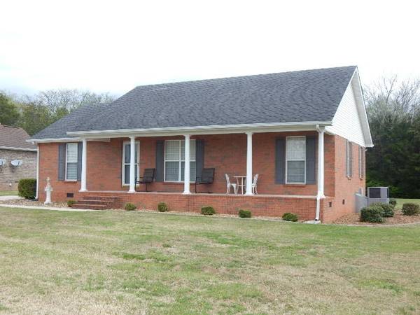 385 Creek Ln, Mcminnville, TN 37110