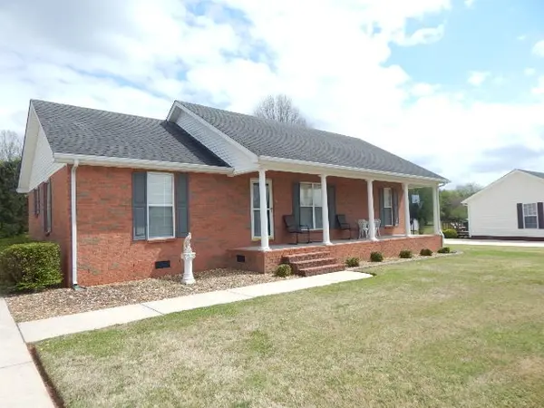 385 Creek Ln, Mcminnville, TN 37110