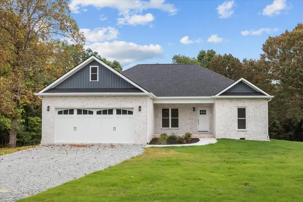 470 Powers Blvd, Waverly, TN 37185