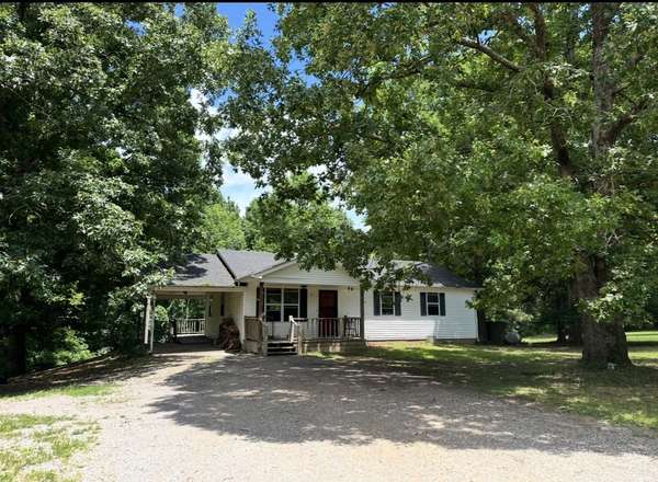 193A A W Schmidt Rd, Tennessee Ridge, TN 37178