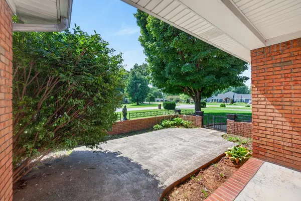 1117 Black Oak Ln, Hopkinsville, KY 42240