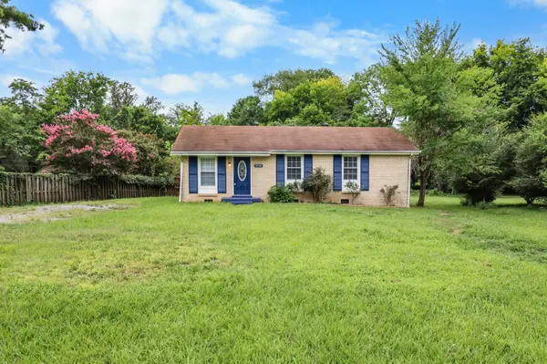 2724 Ann Dr, Clarksville, TN 37040