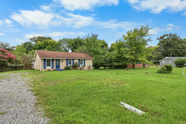 2724 Ann Dr, Clarksville, TN 37040