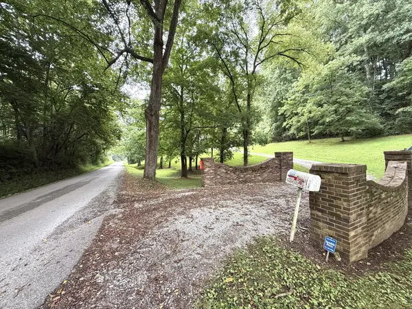 500 Indian Creek Rd, Pulaski, TN 38478