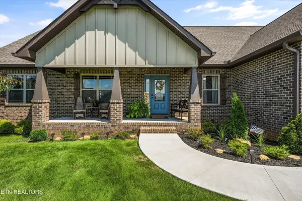1619 Cascading Falls Lane, Sevierville, TN 37876