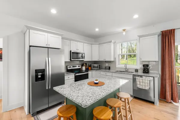 521 Lewis Ln, Charlotte, TN 37036