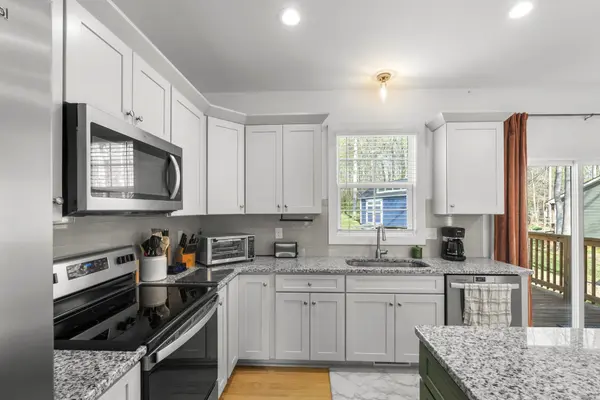 521 Lewis Ln, Charlotte, TN 37036