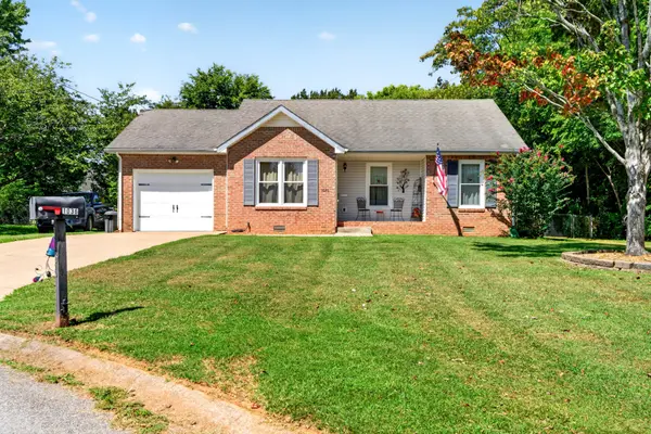 1036 Angela Dr, Clarksville, TN 37042