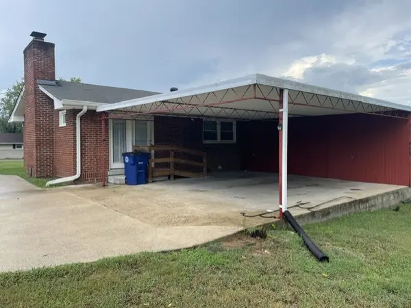 1306 Raby Ave, Shelbyville, TN 37160