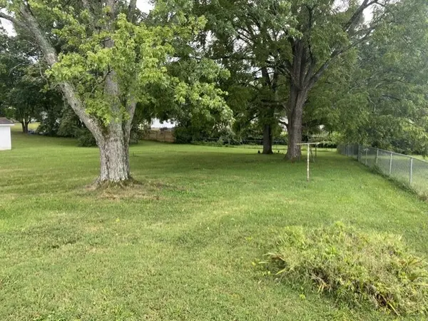 1306 Raby Ave, Shelbyville, TN 37160