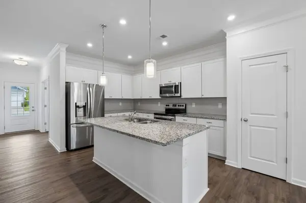 932 Millstream Dr, Nashville, TN 37218