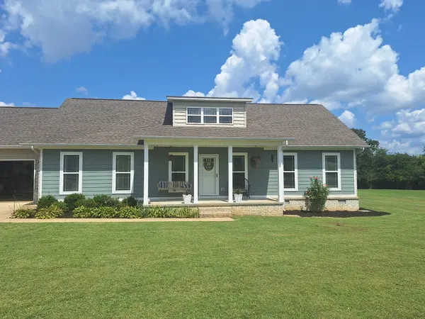 254 W Laurel Dr, Lawrenceburg, TN 38464