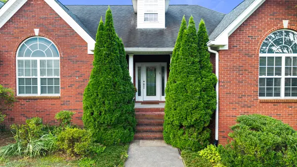 9120 Greystone Valley Dr, Ooltewah, TN 37363