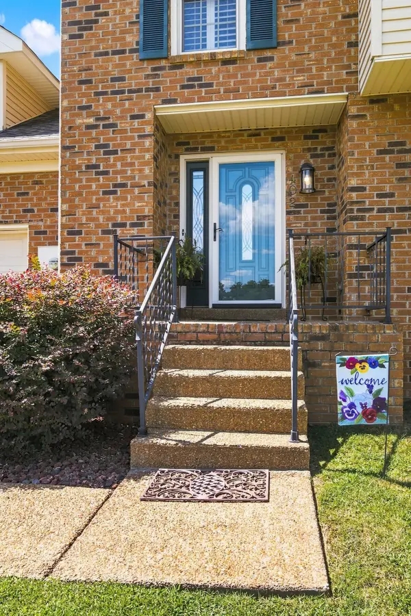 402 N Cameron Ct, Hermitage, TN 37076