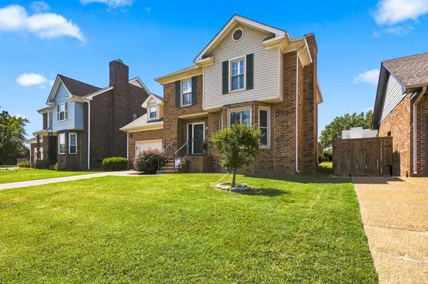 402 N Cameron Ct, Hermitage, TN 37076