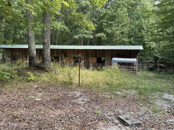 837 Bear Hollow Rd, Oneida, TN 37841