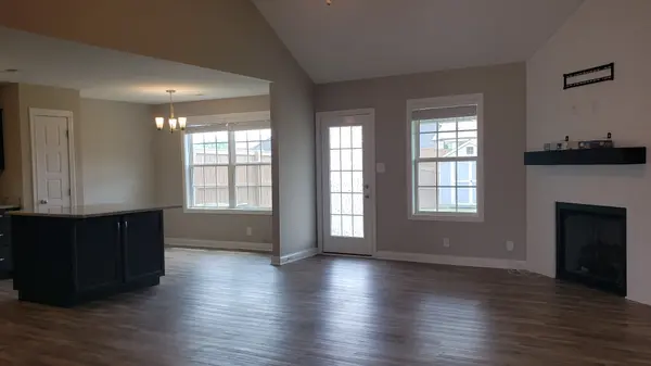 1944 Sydney Louise Dr, Clarksville, TN 37042