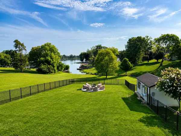 1317 Dickerson Bay Dr, Gallatin, TN 37066