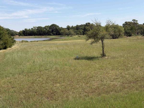 #6 East Valley Road, Valley Center, KS 67147