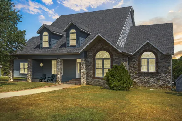 880 Roberts Road, Kissee Mills, MO 65680