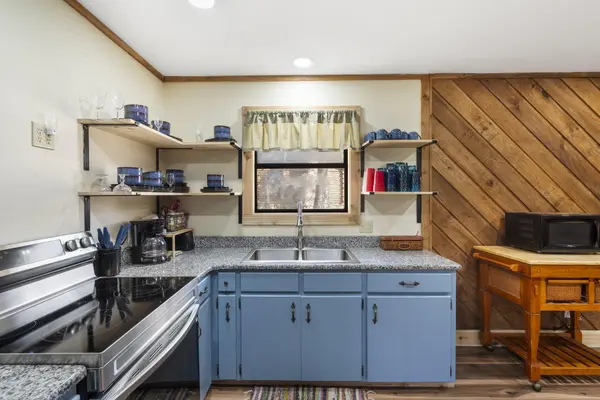 425 Edgewater Beach Circle, Forsyth, MO 65653