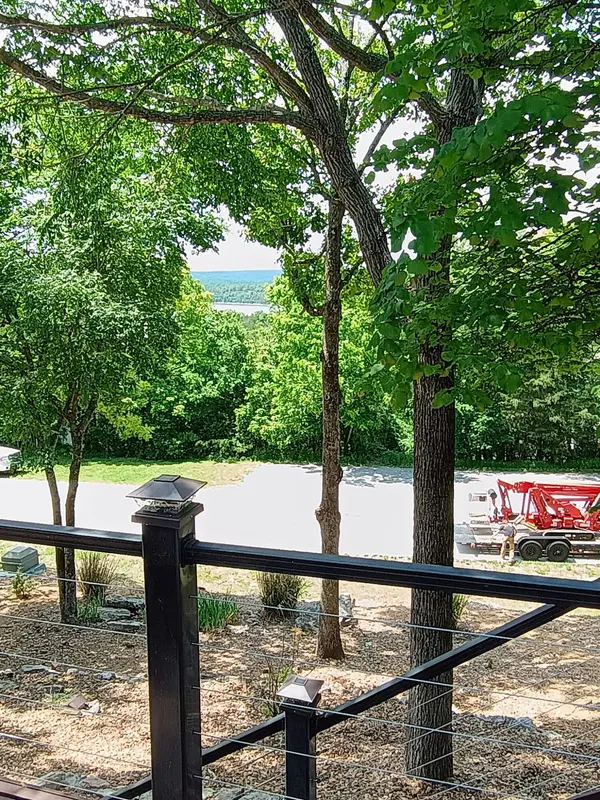 111 Howard Drive, Cape Fair, MO 65624