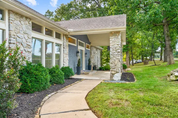 475 Cambridge Drive, Blue Eye, MO 65611