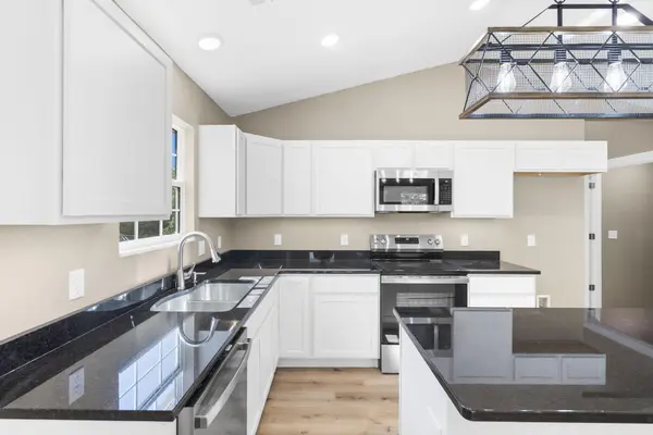 2783 Maple Street, Hollister, MO 65672