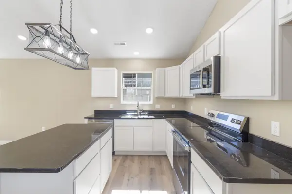 2783 Maple Street, Hollister, MO 65672