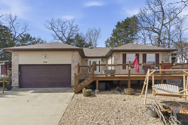 104 Oak Drive,  Kimberling City,  MO 65686