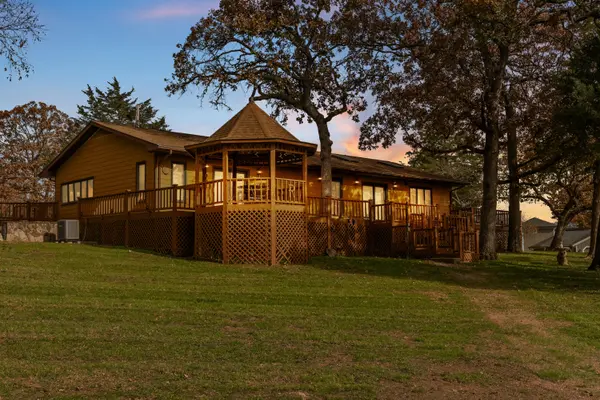 379 Navajo Trail,  Kimberling City,  MO 65686