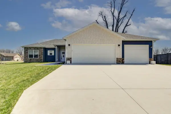 183 Three Pines Circle, Reeds Spring, MO 65737