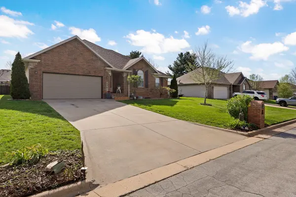 434 Bailiwick Drive, Rogersville, MO 65742