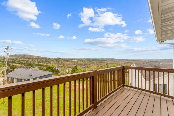 130 Moses Drive, Hollister, MO 65672