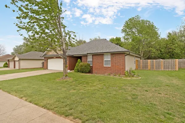 636 S Angel Avenue, Republic, MO 65738