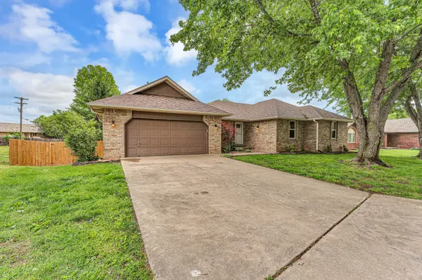 617 E Sunset Avenue, Nixa, MO 65714