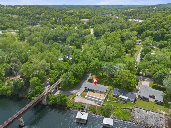 693 Wilshire Drive, Hollister, MO 65672
