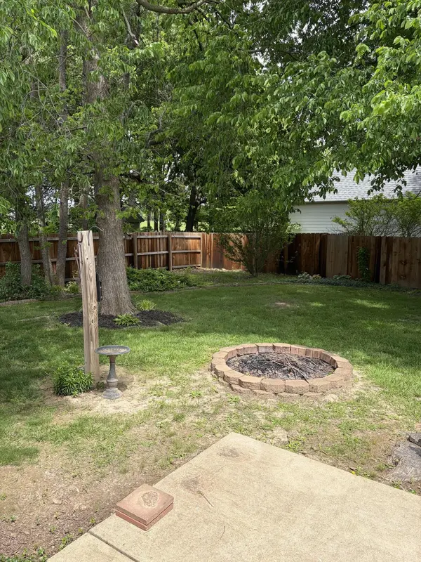 3704 N 10th Street, Ozark, MO 65721